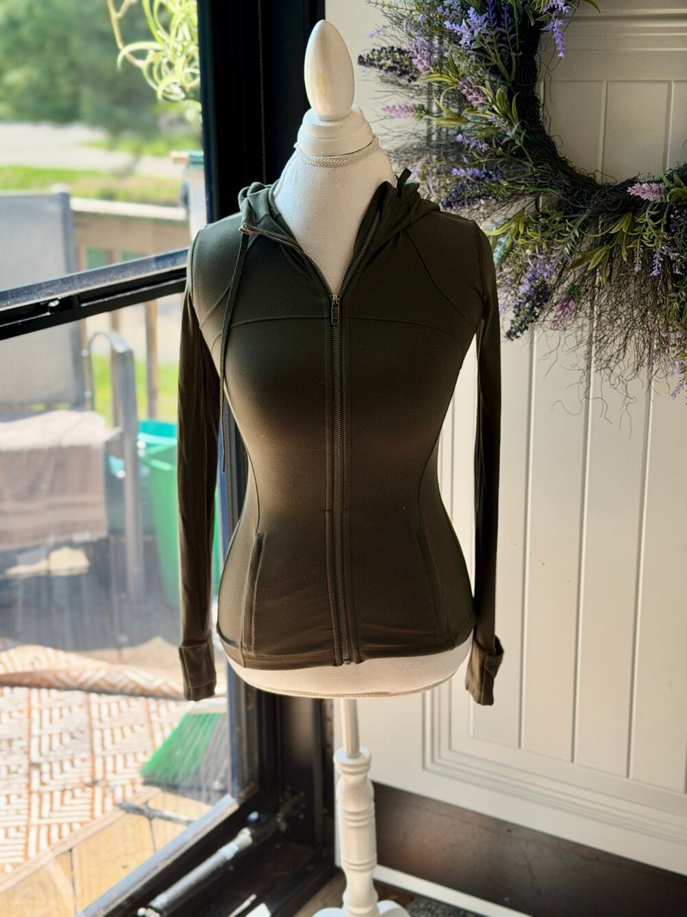 Lululemon Hooded Define Jacket Nulu - Dark Olive size 4